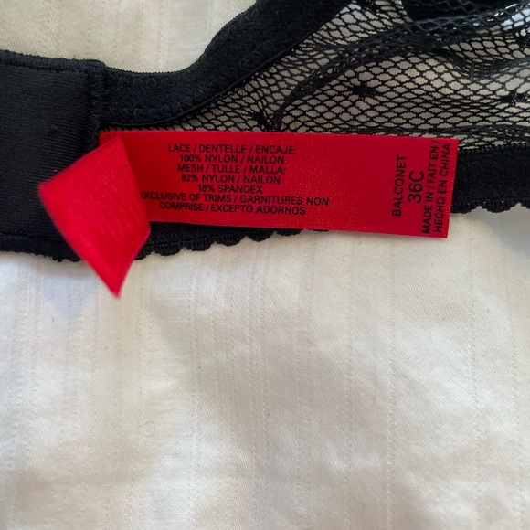 NWT Victoria’s Secret Blank and Red Lace Balconet Bra 36C - Picture 9 of 11